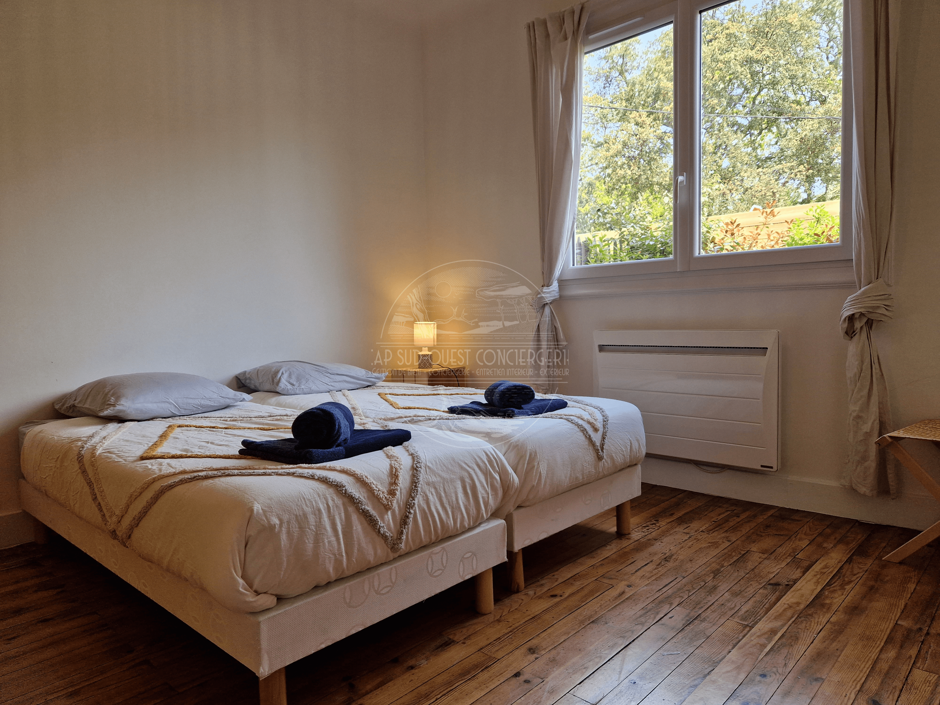 chambre avec lit double 160x200 appartement location saisonnière capbreton